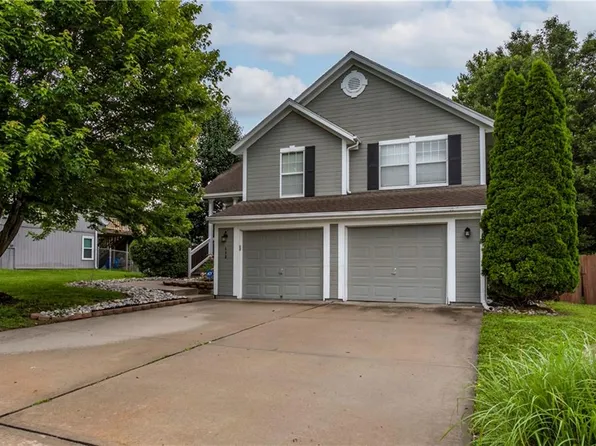 113 N Oxford Dr, Raymore, MO 64083