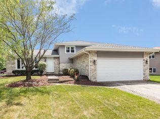 1237 Prodehl Dr, Lockport, IL 60441