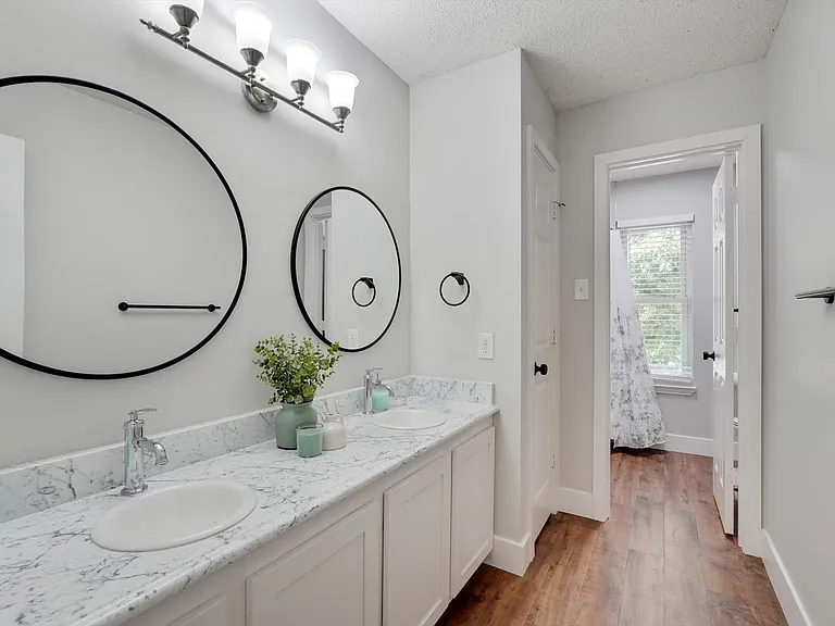 2200 Glenbrook St — Photo 25