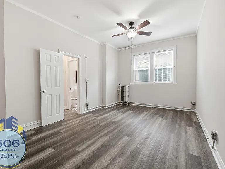 The Ashland Tower Modern Living in the Heart of Rogers Park — Photo 30