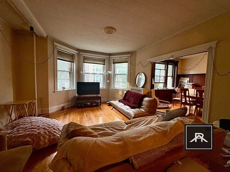 14 Euston St #1 — Photo 21