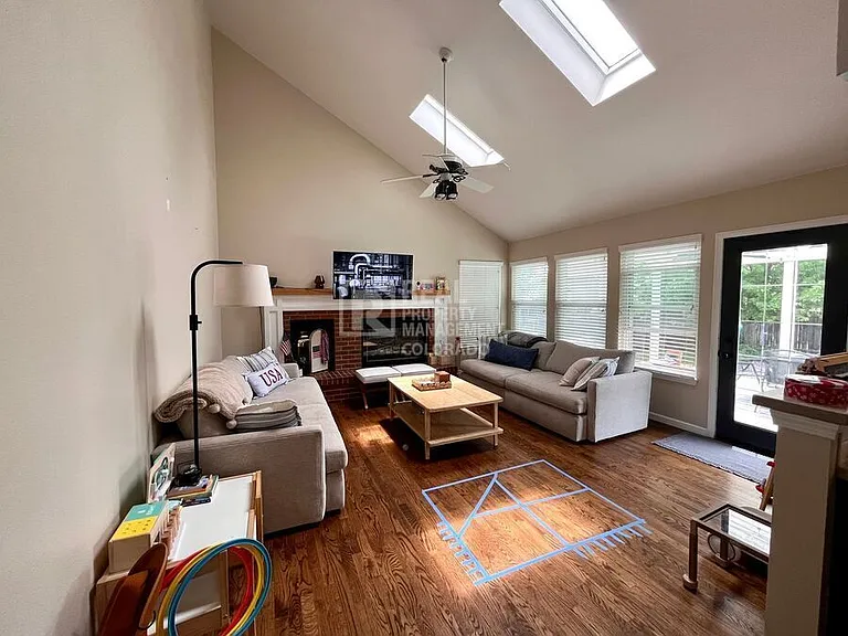 3817 Cottage Dr — Photo 4
