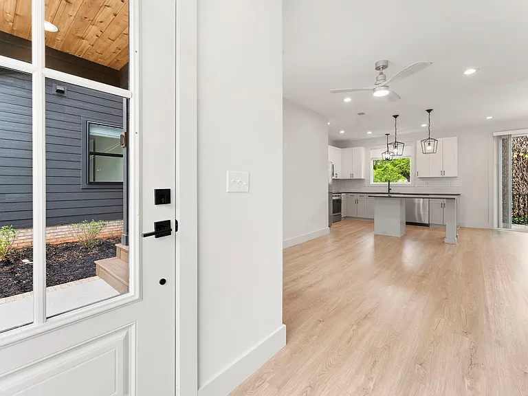 319 Wilkins St #C — Photo 2