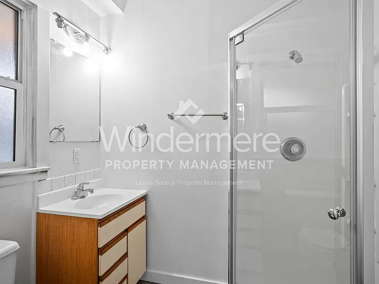 1425 W 8th Ave — Photo 10