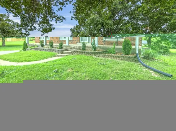 1139 Vicksburg Dr, Festus, MO 63028