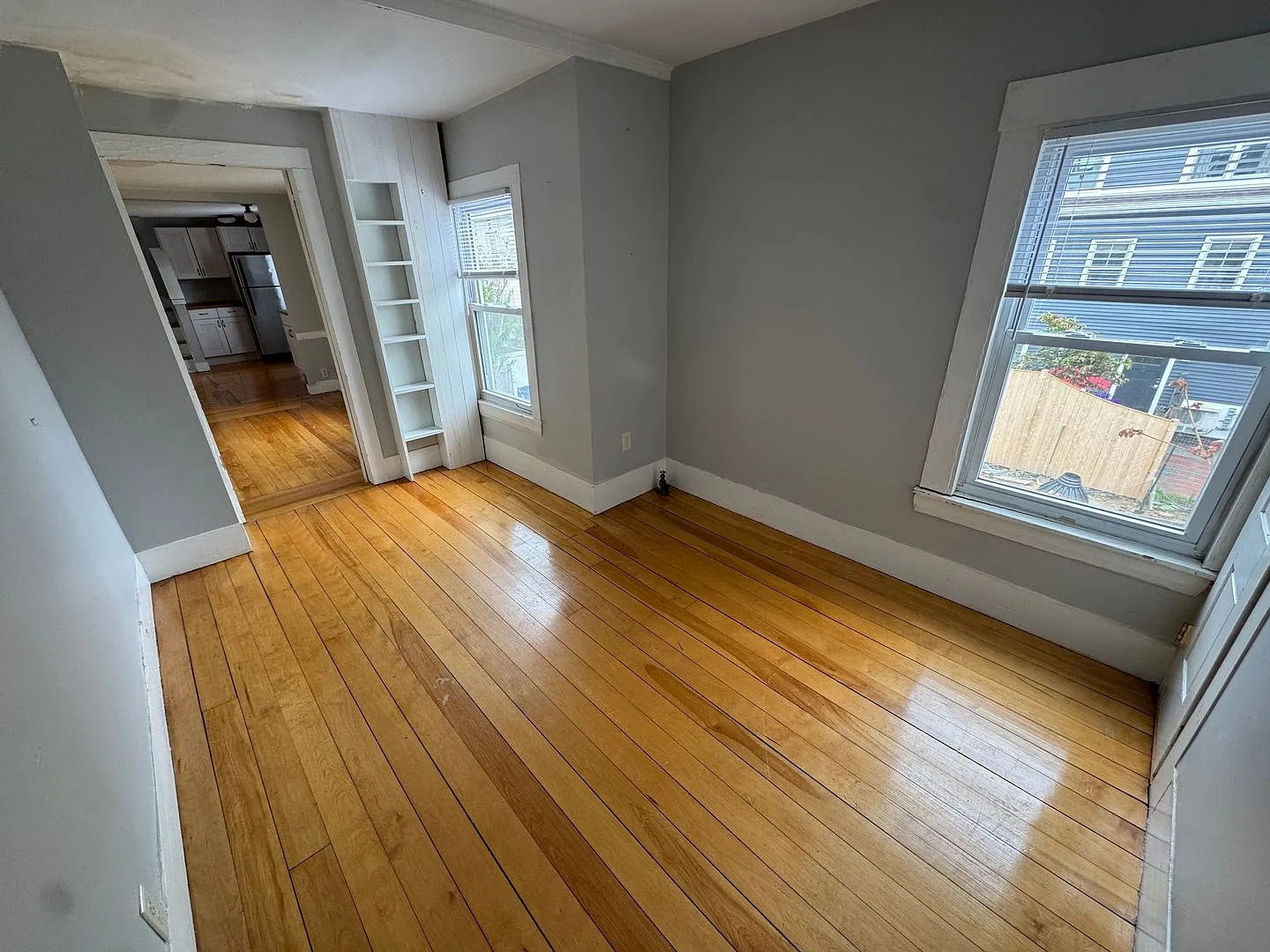 11 Russell Street — Photo 2