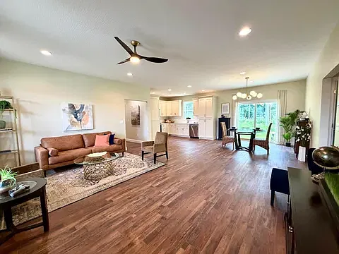 3 bed, 1500 sqft, $2,400 — Photo 2