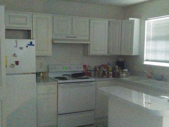 3rd image of 5109 N Winnie St