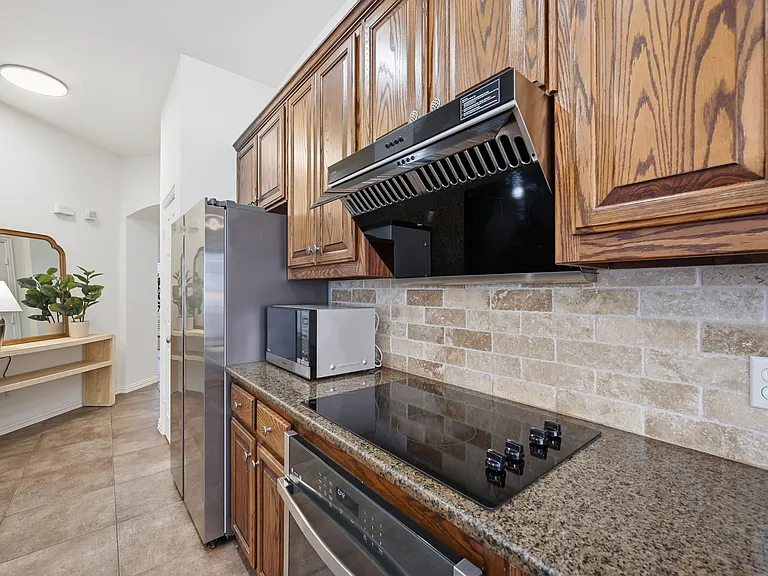 15921 Twin Cove Dr — Photo 10
