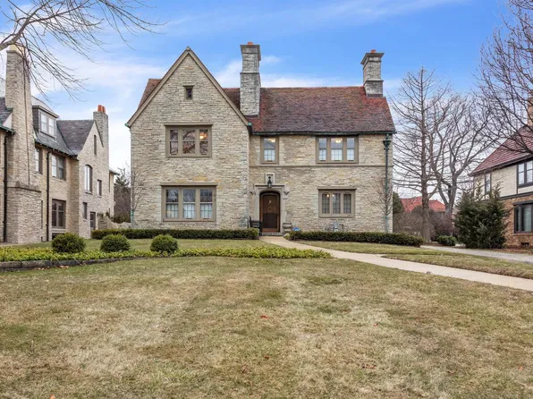 3445 North Lake DRIVE, Milwaukee, WI 53211