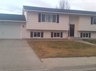 1908 Circle Rd, Worland, WY 82401
