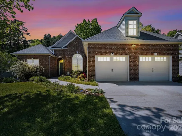 4789 Meadow Lark Ln, Hickory, NC 28602