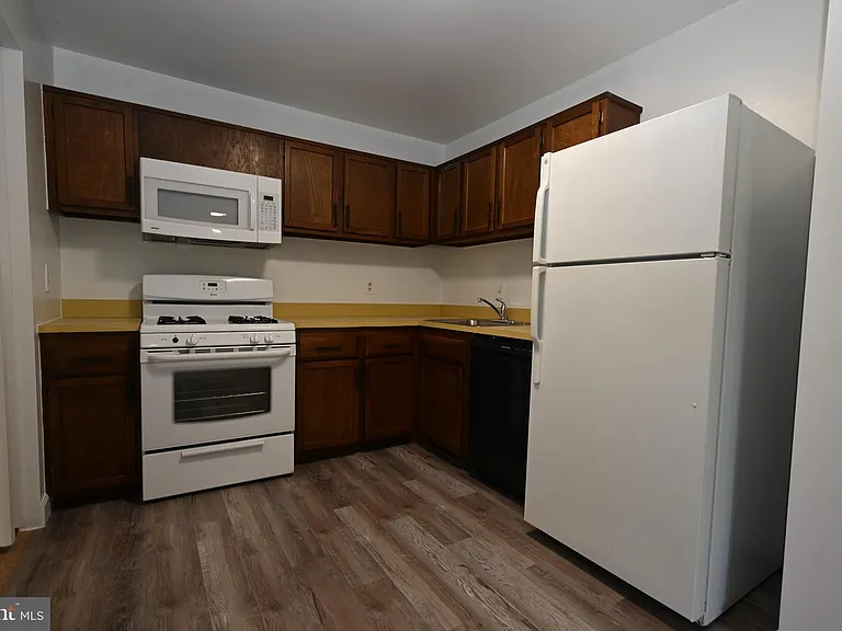 4404 Island Pl #104 — Photo 5