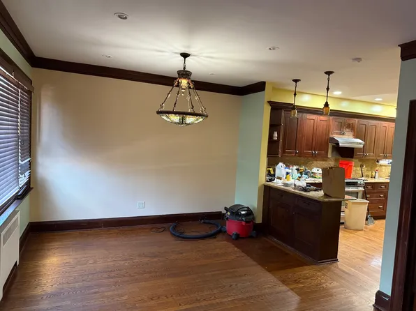 8337 Charlecote Rdg, Jamaica, NY 11432