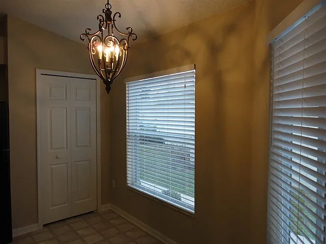 11808 Lynmoor Dr — Photo 6