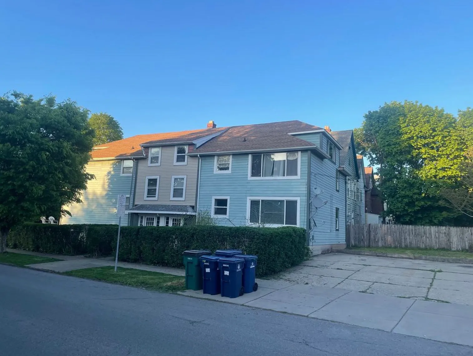 2 bed, 1040 sqft, $1,100 — Photo 1