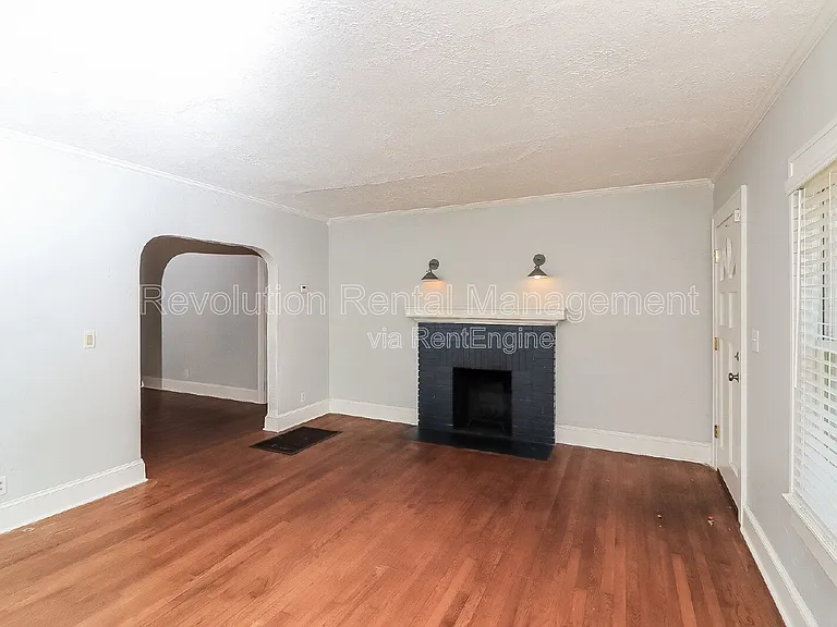 371 Haas Ave SE — Photo 5