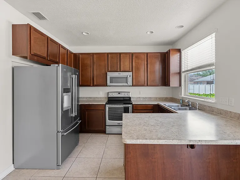 3851 Aubrey Ln — Photo 8