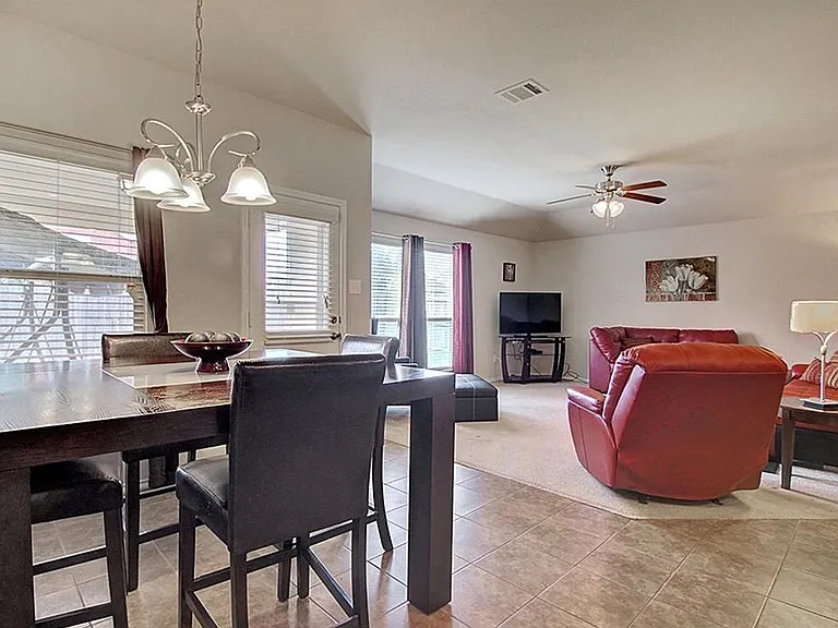 144 Meadow Crest Dr — Photo 4