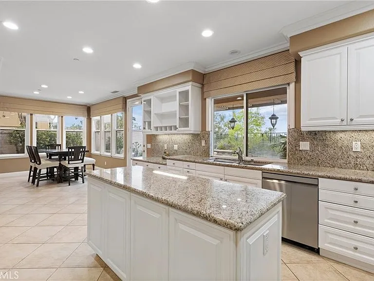 53 Long View Rd — Photo 8