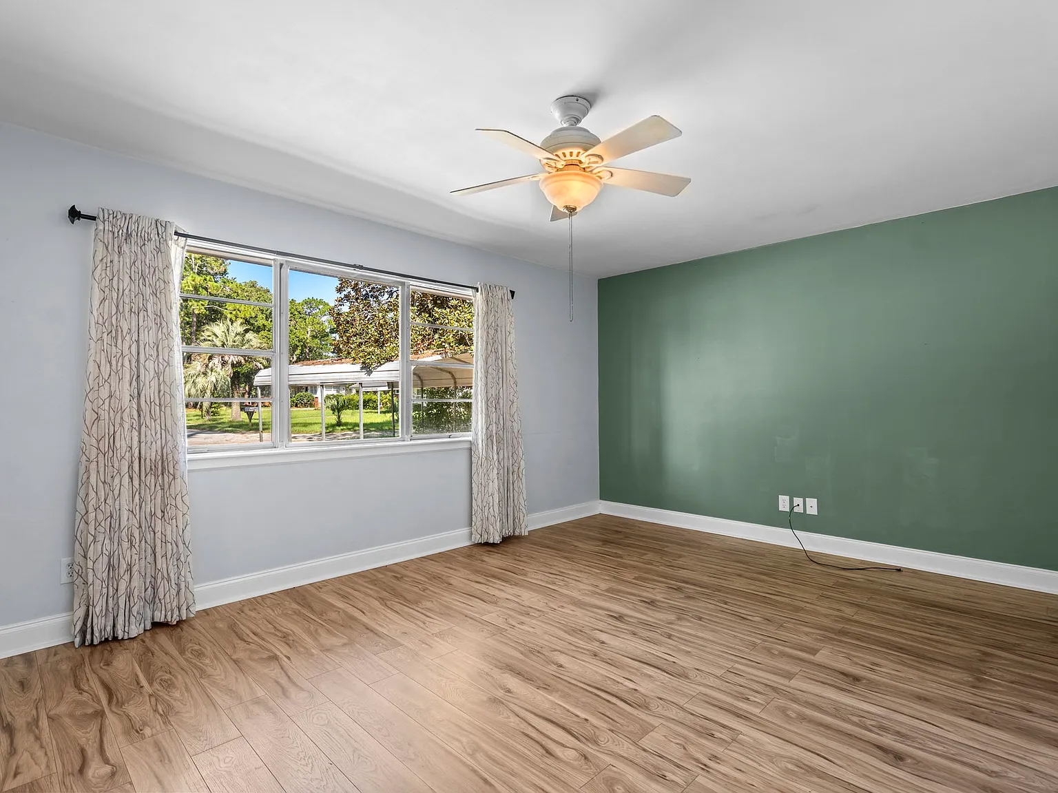 3 bed, 1.5 bath, 1463 sqft, $2,100 — Photo 4