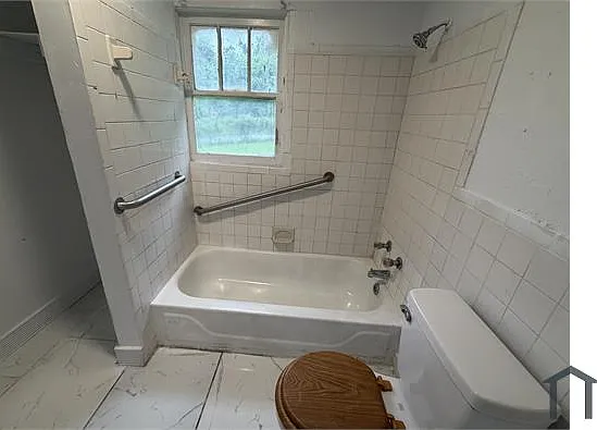 3 bed, 1050 sqft, $1,100 — Photo 4