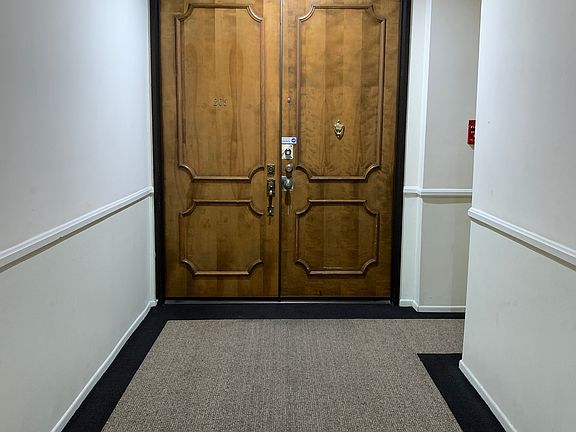 4th image of 1630 S Bentley Ave APT 205