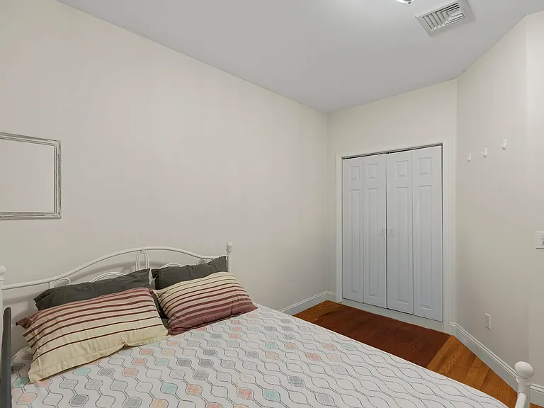 416 Grand St #3B — Photo 17