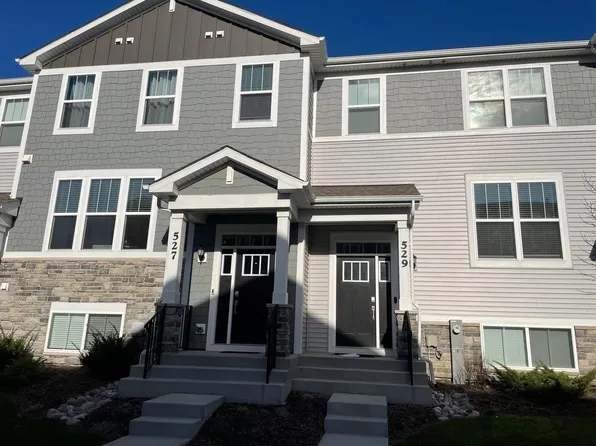 529 Wolverine Dr, Aurora, IL 60502