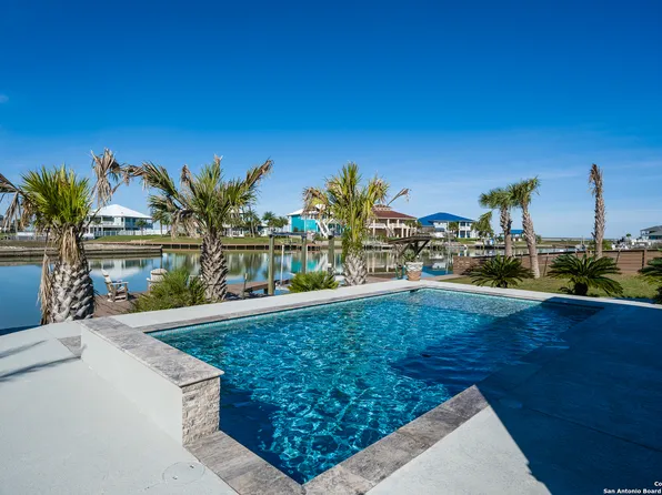 18 Peets bend, Rockport, TX 78382
