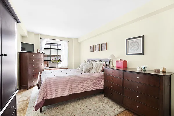 Sold by Compass | media 4