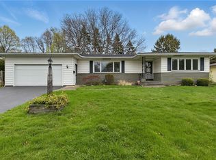 110 Hillview Dr, Irondequoit, NY 14622