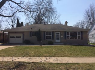 1676 Lilac Ln, Green Bay, WI 54302