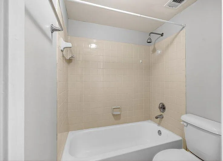 738 Executive Center Dr #21 — Photo 15
