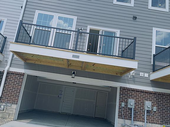 3rd image of 9332 Somerford Dr