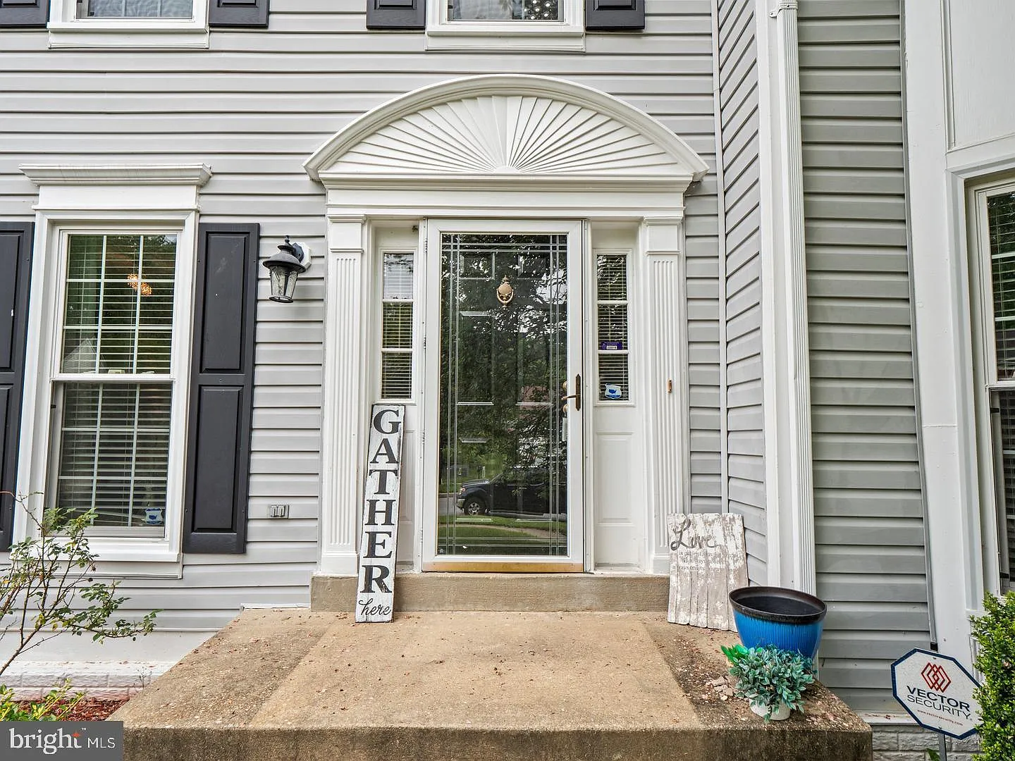 6 bed, 3.5 bath, 3200 sqft, $4,200 — Photo 3