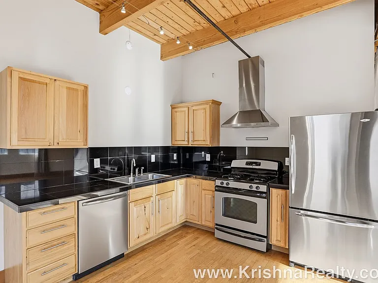 725 NW Flanders St #401 — Photo 10