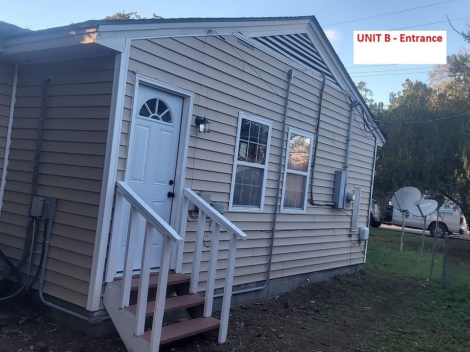 UNIT B:
- 1 Bedroom
- 1 Bathroom
- Kitchen
- Shared Laundry