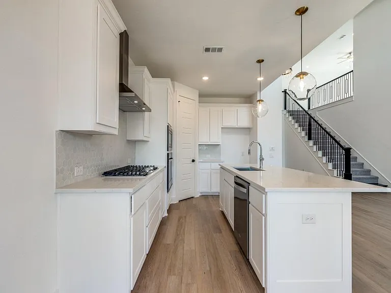 4421 Bandera Dr — Photo 9