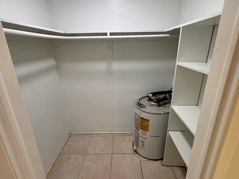 1115 SW 15th Ter #2 — Photo 3