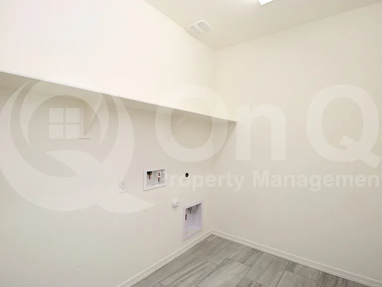 9114 S 167th Dr — Photo 24