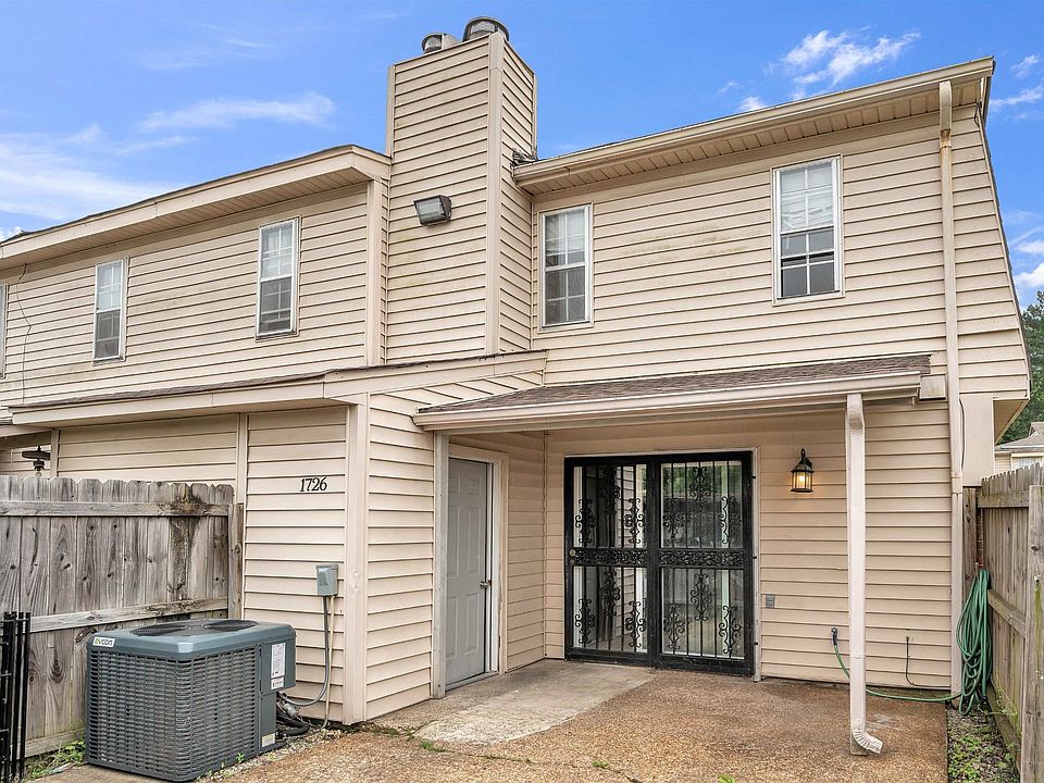 2nd image of 1726 Fox Hunt Ln #21