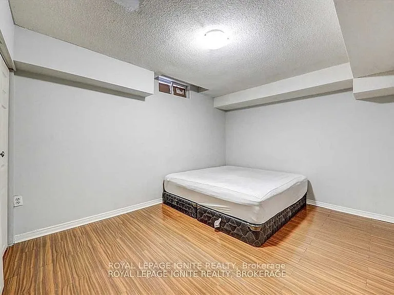 32 Lansbury Dr #BASEMENT — Photo 11