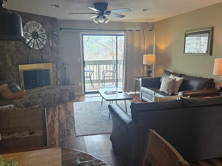 520 Briarcliff Way — Photo 1
