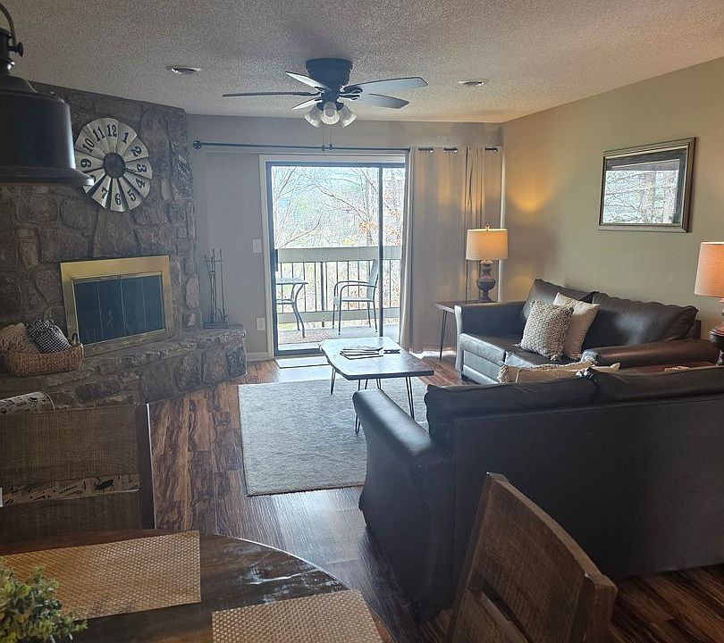 1st image of 520 Briarcliff Way