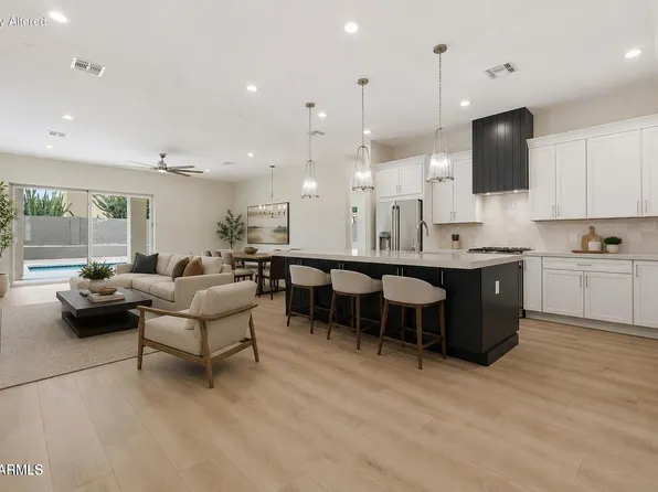 8006 W WHYMAN Avenue, Phoenix, AZ 85043