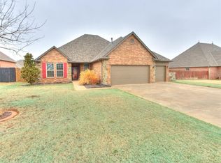 1204 Hanna Ln, Kingfisher, OK 73750