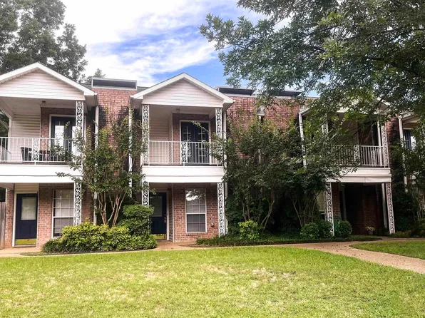 6131 Summerhill Pl, Texarkana, TX 75503