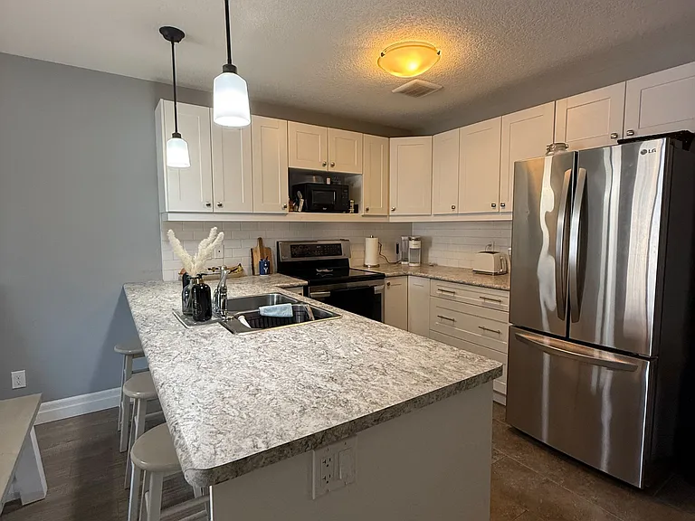 5 McIntosh Cres — Photo 8