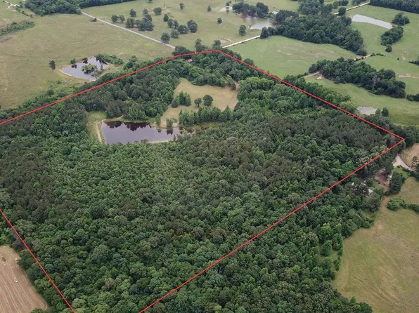 300 Polk Rd #22, Cove, AR 71937